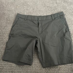 Lululemon short never worn!
